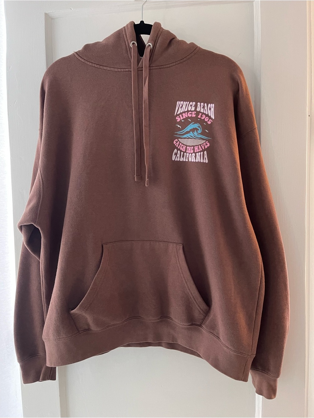 THE PERFECT HOODIE 
Venice Beach Graphic Pullover Sweatshirt